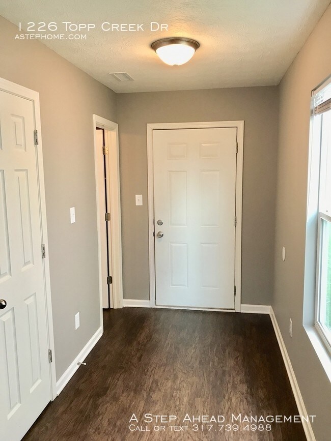 Building Photo - 1226 Topp Creek-4 bed/2.5 Bath on West Side