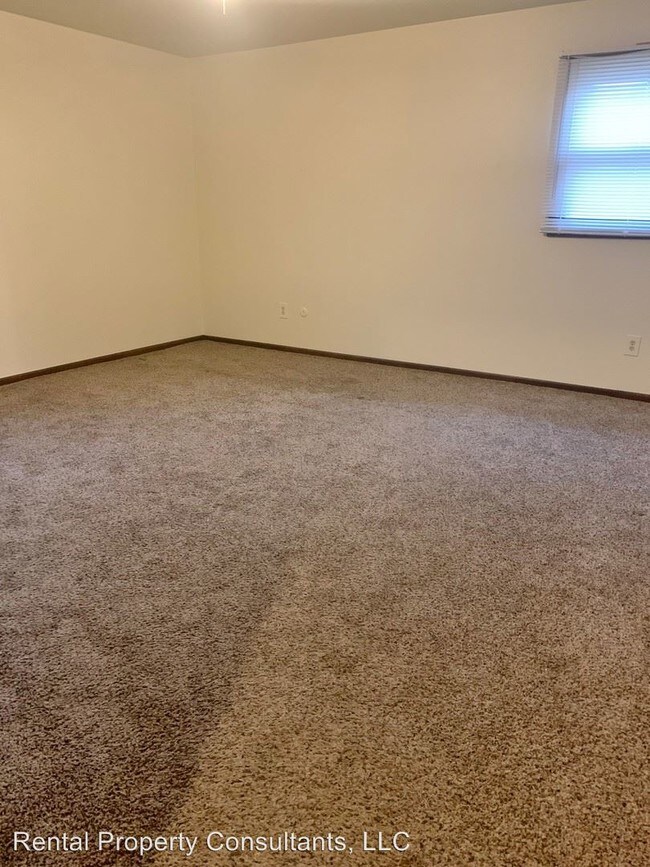 Foto del edificio - 3990-3992 Camelot Dr SE