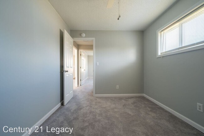 Building Photo - 2 br, 1 bath House - 2031 Fort Robinson
