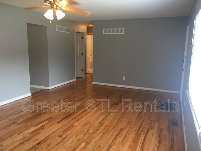 Foto del edificio - 13 Griffin Dr