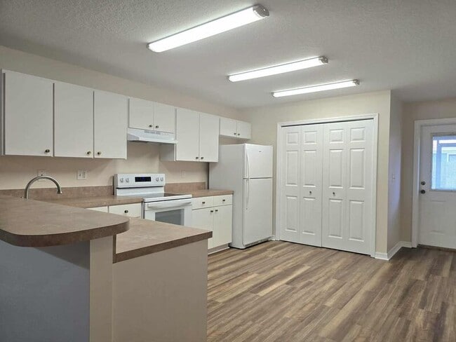 Foto del edificio - 888 W Stuart St