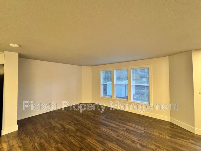 Foto del edificio - 2018 NE Jensen Ave