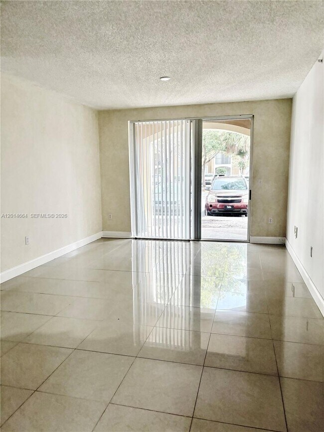 Foto del edificio - 8030 N Nob Hill Rd