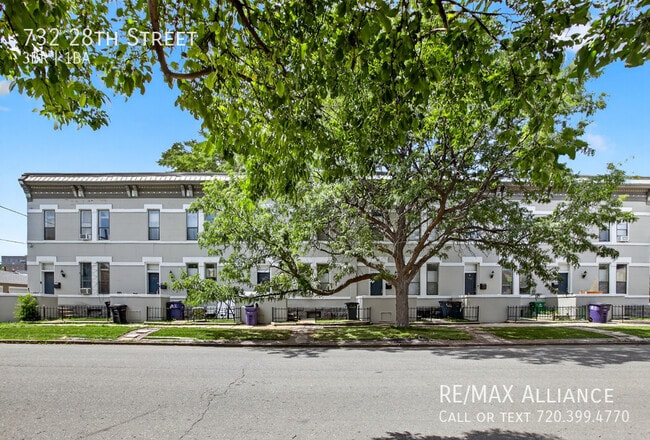 Photo - 732 28th St Townhome