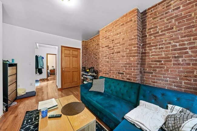 Foto del edificio - 426 E 73rd St