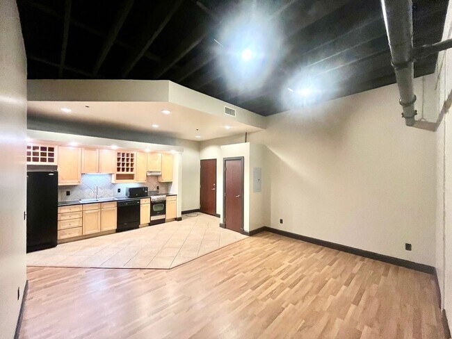Foto del edificio - Beautiful Loft in Downtown Springfield