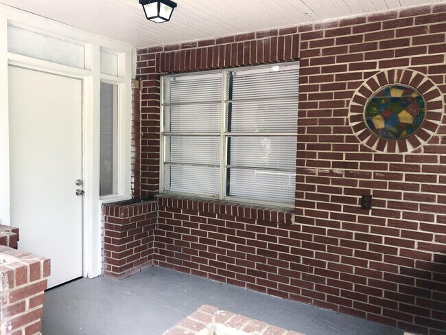 Foto del edificio - 1471 Mitchell St