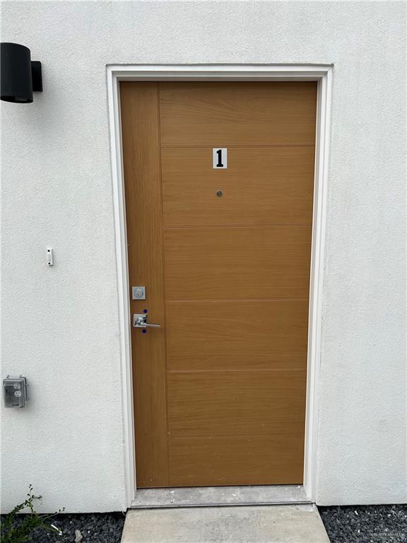 Building Photo - 1200 E Hibiscus Ave