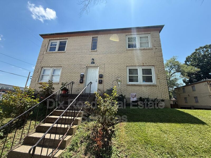 Primary Photo - 24 E Street South