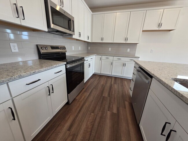 Foto del edificio - NEW BUILD! LOCATED OFF REEDY FORK RD. IN THE HARRINGTON COMMUNITY