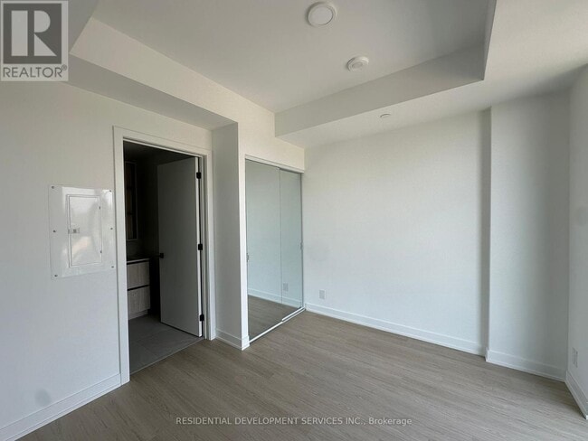 Building Photo - 699-699 Sheppard Ave E