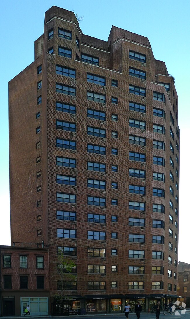 Building Photo - 46 Eighth Ave