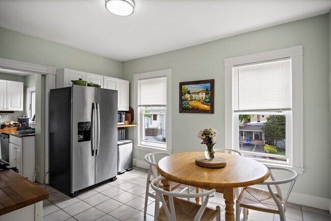 Building Photo - 135 Clifton St