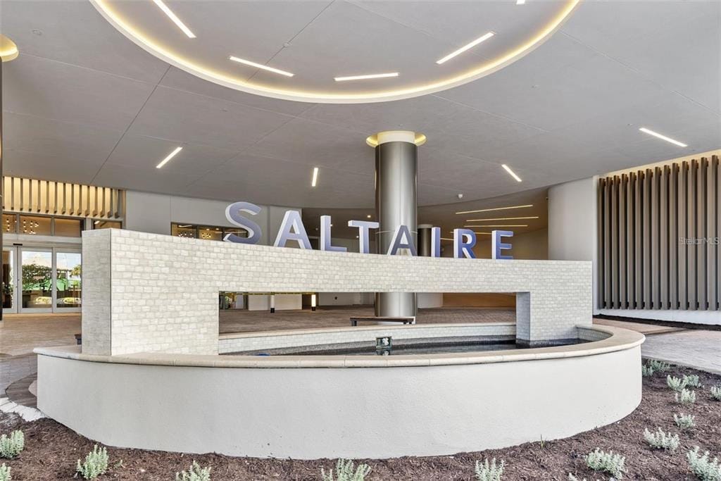 Building Photo - 301 1st St S