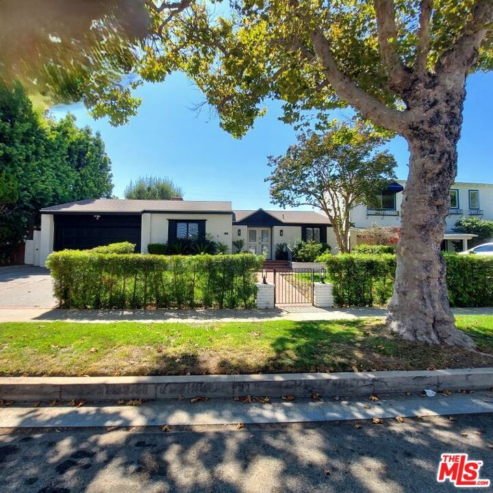 Primary Photo - 341 S Rodeo Dr