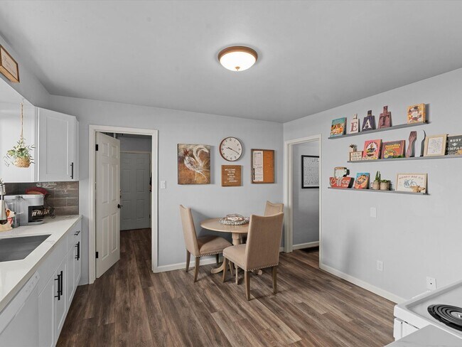 Foto del edificio - Single Level, Brick duplex