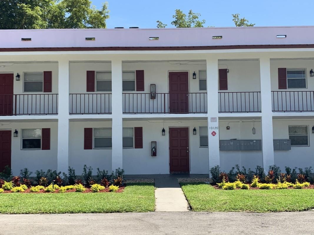 Foto principal - 10120 NW 36th St