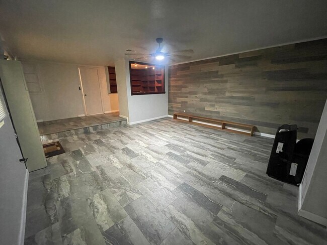 Building Photo - 3124 Cuervo Dr NE
