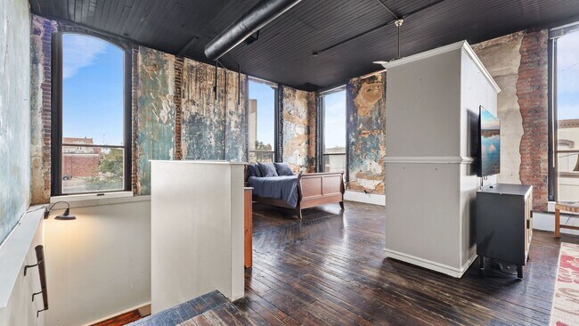 Foto del edificio - Downtown Loft for Lease