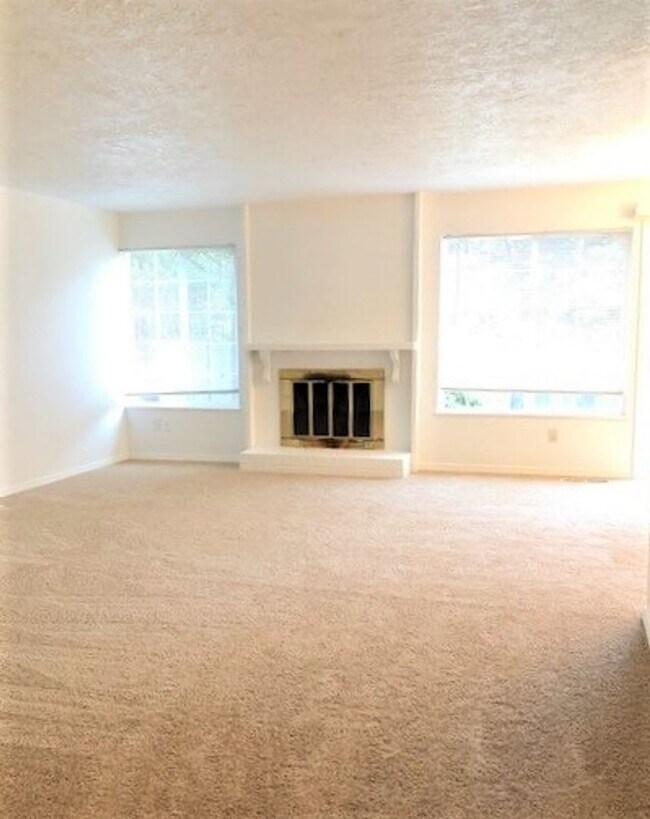 Foto del edificio - Well Cared For Home in Oak Hills Neighborh...