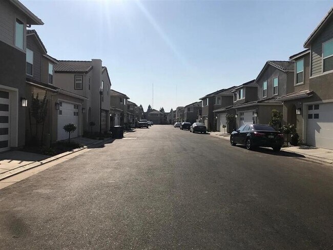 Foto del edificio - Centrally located in Clovis and close to o...