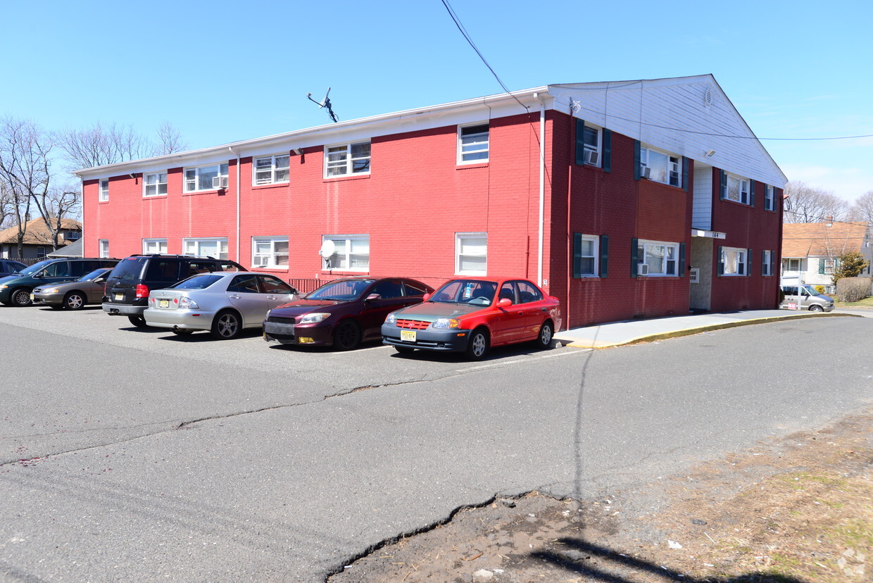 Primary Photo - 164 Chelton Ave
