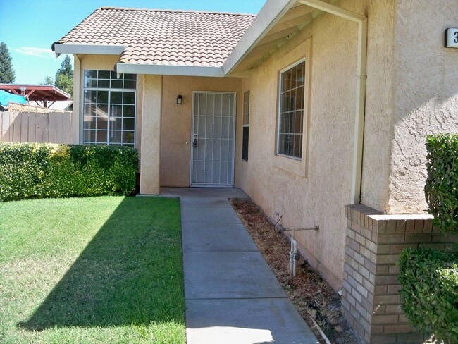 Foto del edificio - Available Soon Near Johansen High School