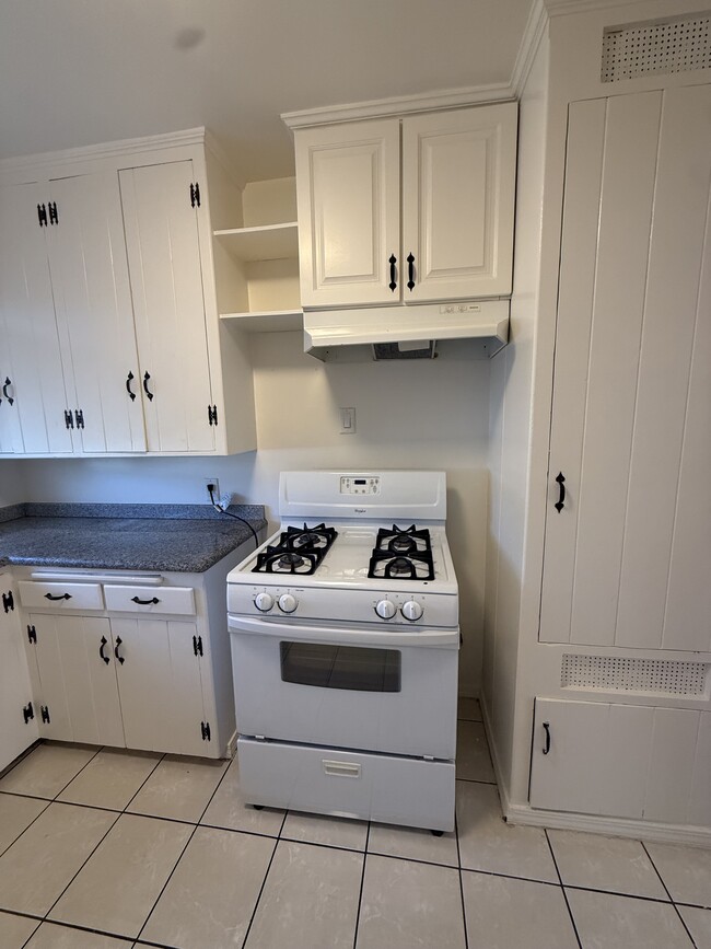 Building Photo - 5935 Buffalo Ave