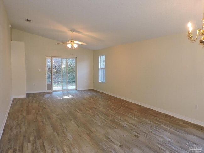 Building Photo - 2513 Gulf Breeze Ave