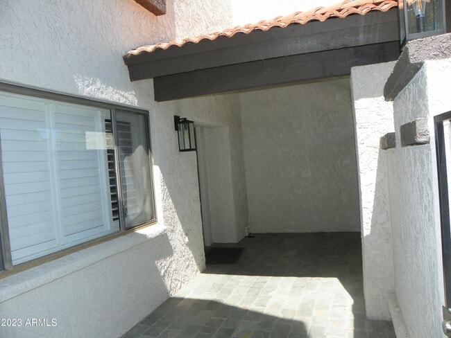 Foto del edificio - 4926 N 74th St