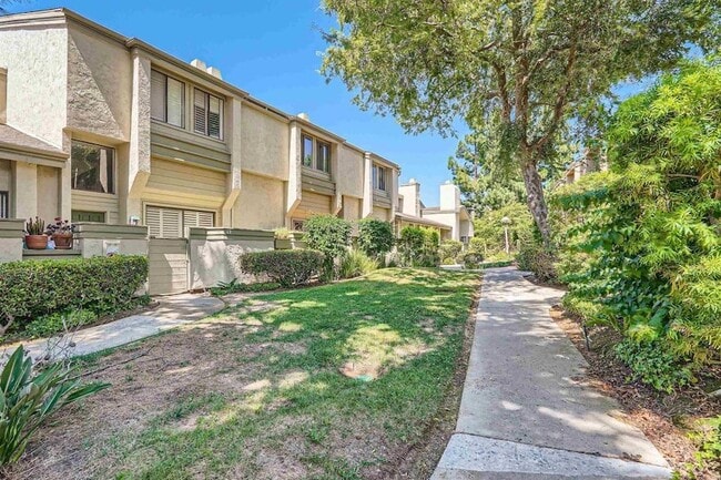 Photo - 3253 Caminito Eastbluff Townhome