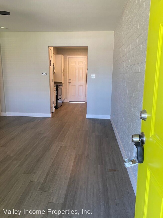 Foto del edificio - 2625-2629 E Turney Ave