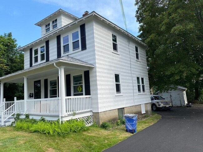 Building Photo - 261 Park St