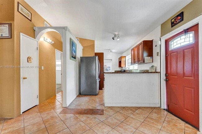 Building Photo - 3950 SW 53rd Ave