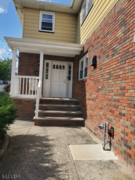 Foto del edificio - 32 Harding Ct