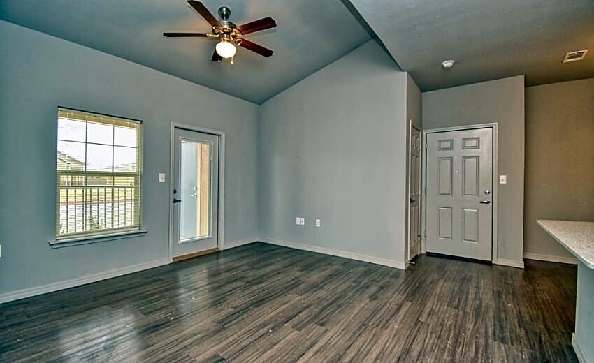 Building Photo - 601 Pecan Ave