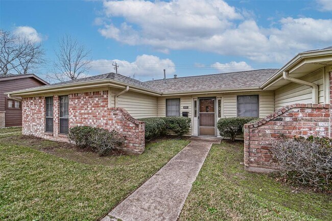 Foto del edificio - 1111 Pecan Cir