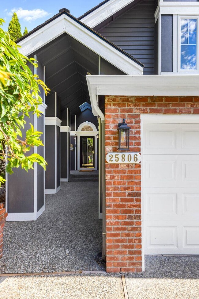 Foto del edificio - Updated Issaquah Home in Klahanie Neighborhood