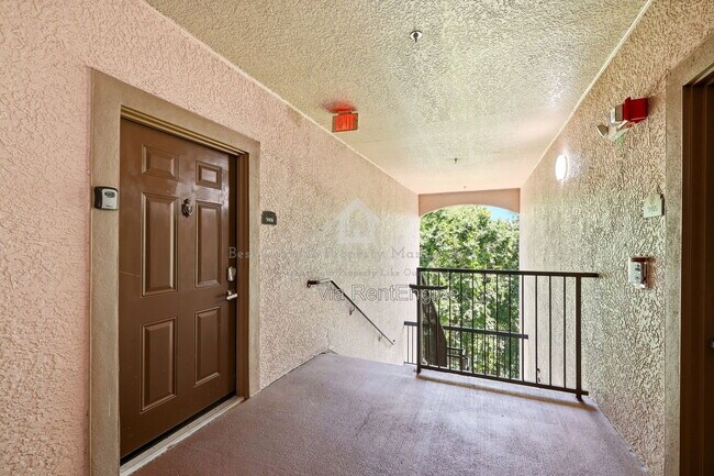 Building Photo - 1301 Tuscan Hills Blvd