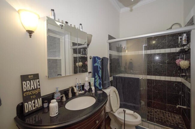 Foto del edificio - 1404 N Noble St