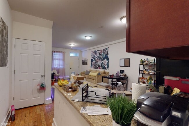 Building Photo - 4 br, 2 bath Duplex - 1915 N 18TH ST Unit 101