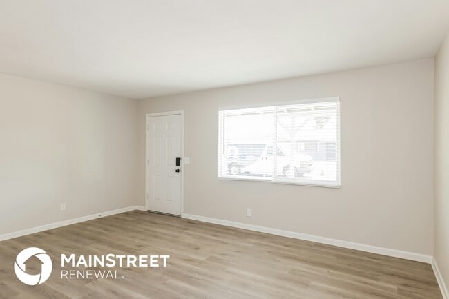 Building Photo - 12634 N 30th Ave