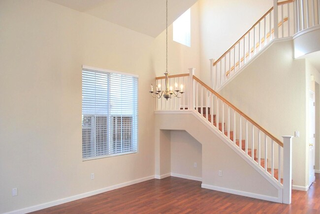 Foto del edificio - Bright 2 Story Home In Great Dublin Ranch ...