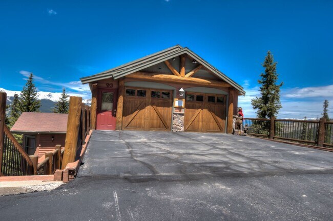 Foto del edificio - Ski Season Rental! Beautiful home near bus...