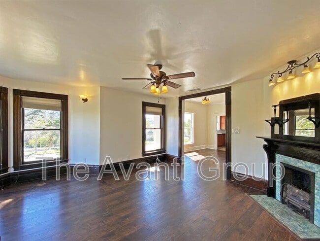 Building Photo - 933 East Santa Paula Street, Unit A