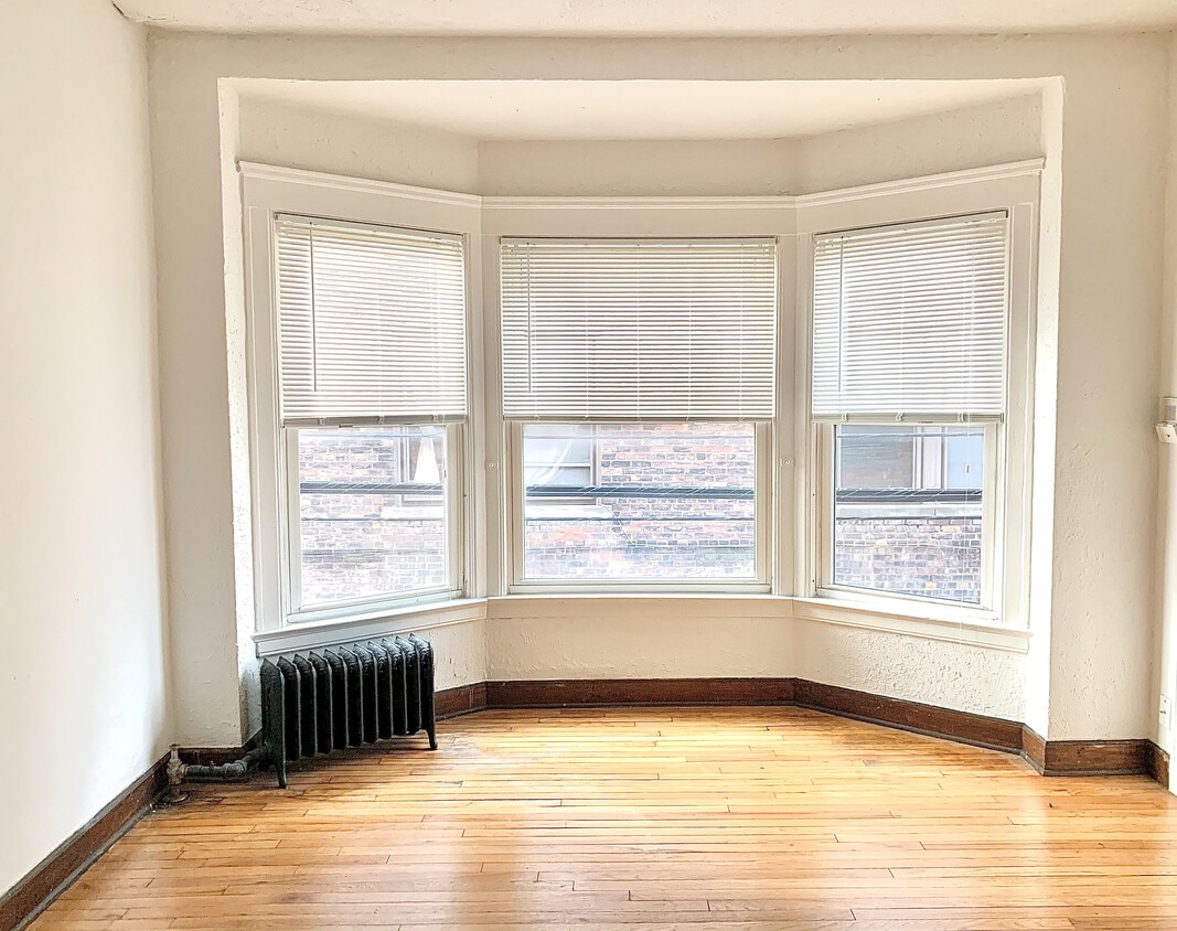 Primary Photo - 620 W Forest Ave