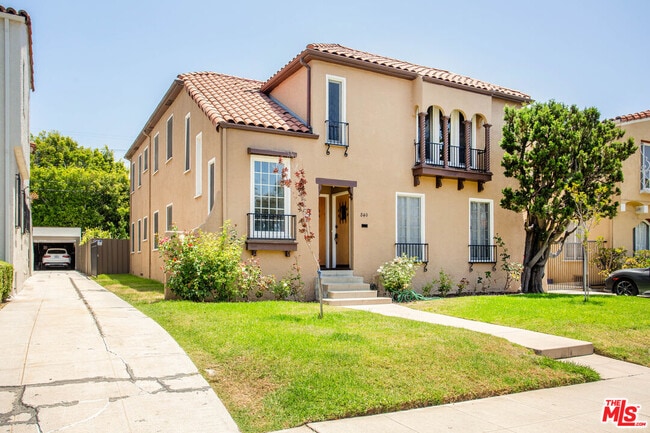 Building Photo - 840 S Curson Ave