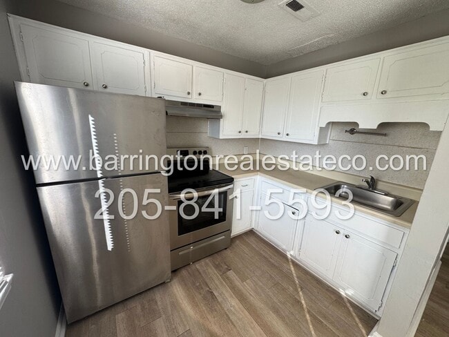 Building Photo - 908 4th Ave W