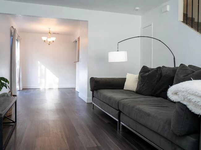 Foto del edificio - 1819 S Cherokee Ln
