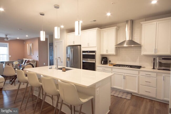 Building Photo - 100 St Ives Pl